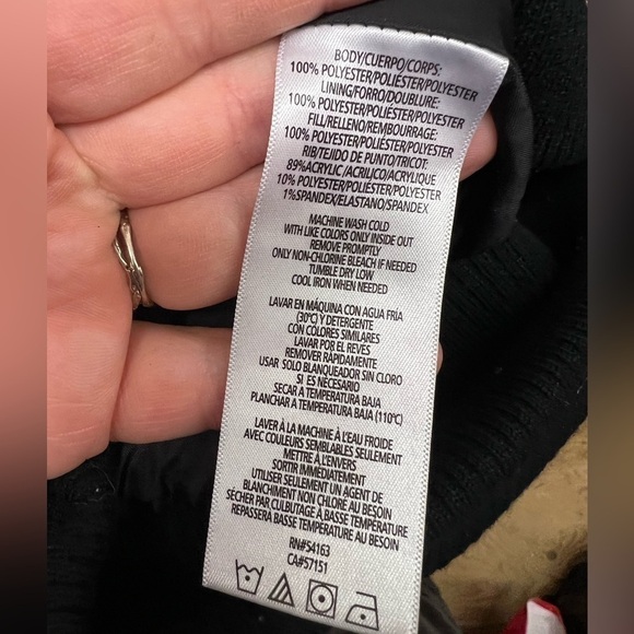 Calvin Klein Faux Fur Puffer Vest Size Medium - Picture 9 of 9